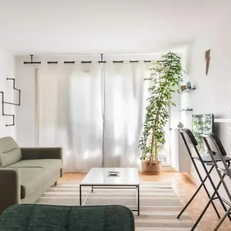 2 Bedrm Flat - Downtown - Near Commodities * Париж