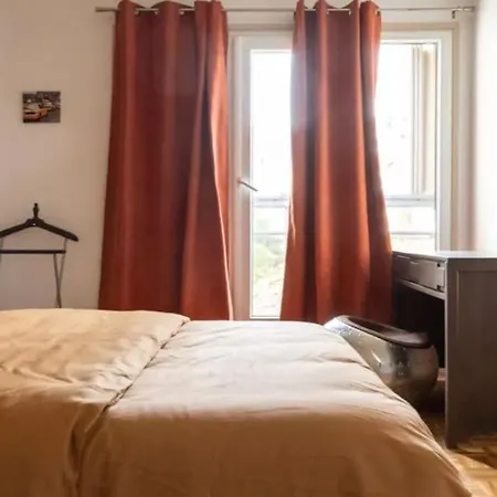 2 Bedrm Flat - Downtown - Near Commodities Apartment