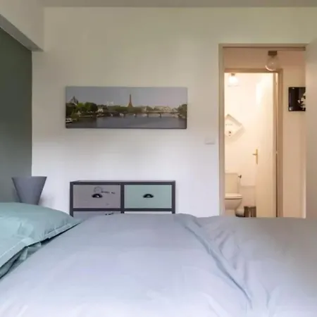 2 Bedrm Flat - Downtown - Near Commodities Apartment *